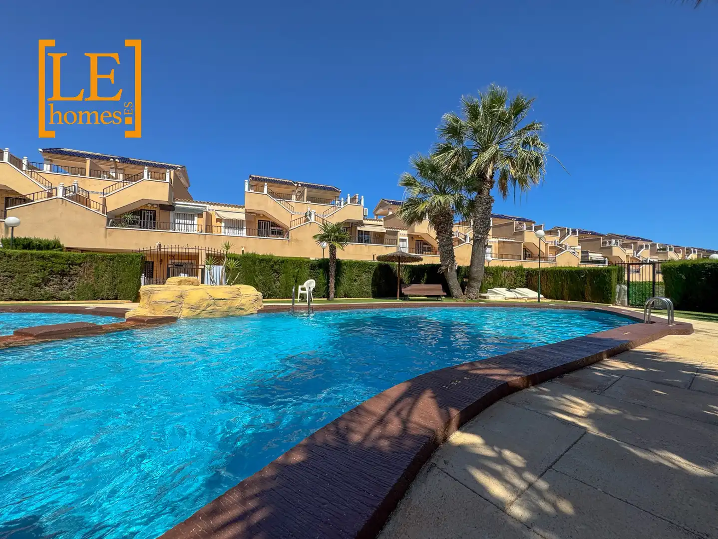 Piscina de Apartament en venda en Orihuela amb Aire condicionat, Moblat i Forn