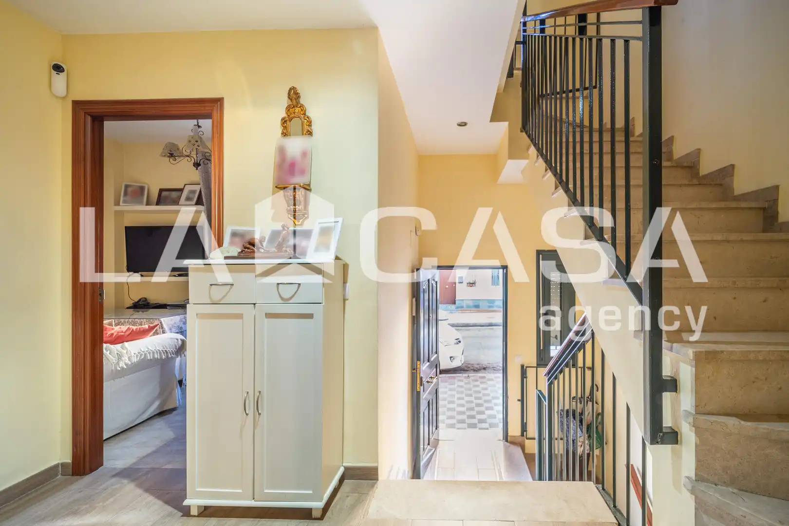 Casa adosada en venta en Dos Hermanas con Aire acondicionado, Terraza y Trastero