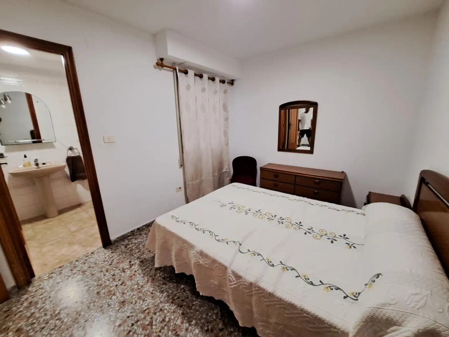 Dormitori de Apartament de lloguer en Sueca amb Terrassa, Moblat i Balcó