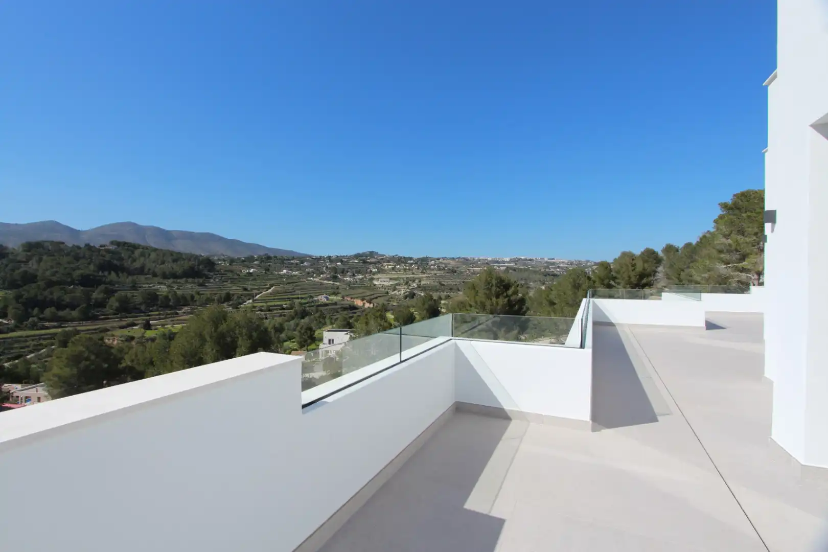Terrasse von Haus oder Chalet zum Verkauf in Calpe / Calp mit Klimaanlage, Heizung und Privatgarten