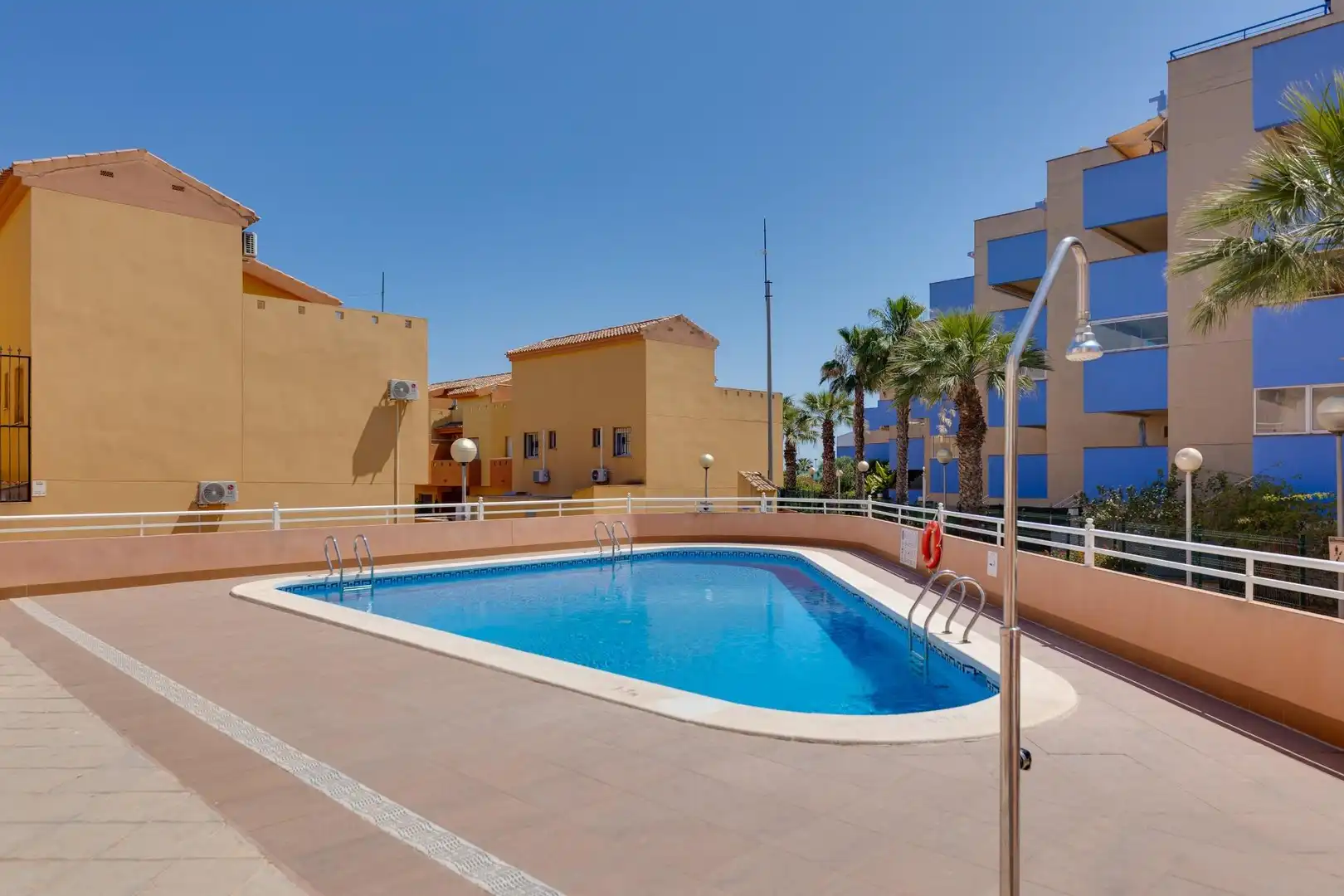 Apartamento con terraza en venta en Calle Calle Mar, imagen 2