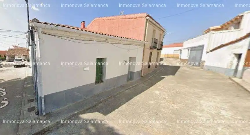 Vista exterior de Casa o xalet en venda en Pedrosillo de los Aires amb Calefacció i Balcó