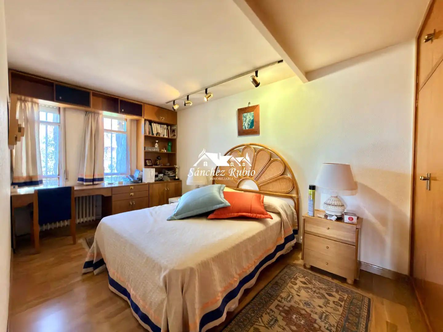 Dormitori de Casa o xalet en venda en Torrelodones amb Calefacció, Jardí privat i Parquet