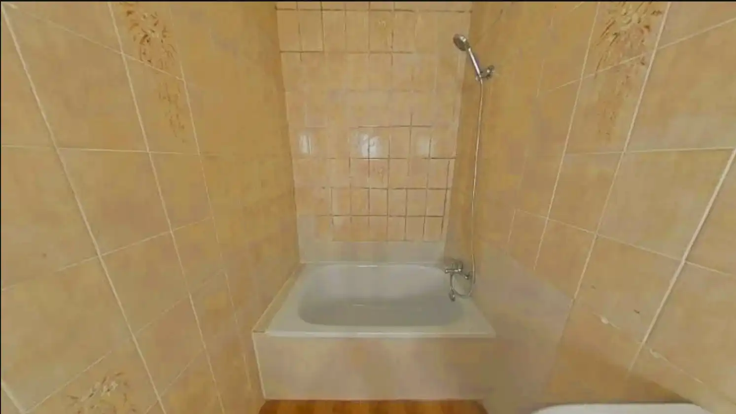 Bany de Àtic en venda en Santa Coloma de Gramenet amb Jardí privat i Forn