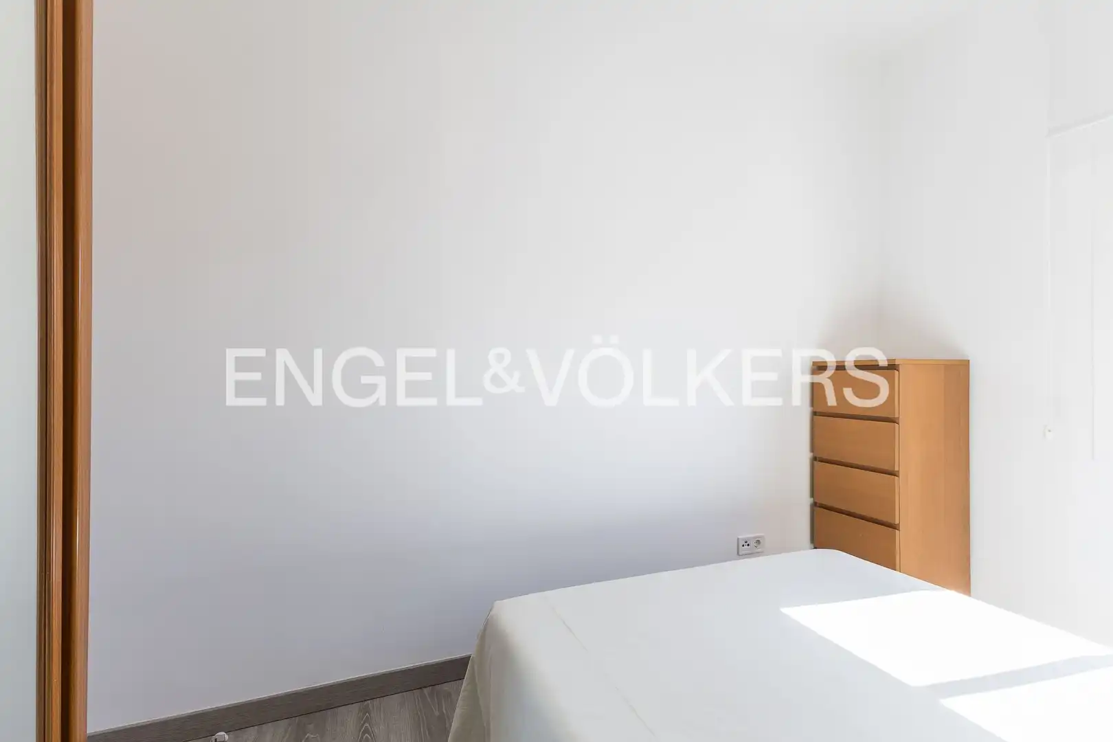 Schlafzimmer von Wohnung zum Verkauf in Barcelona mit Klimaanlage, Heizung und Parkett