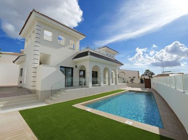 Chalet con piscina en venta en Ciudad Quesada