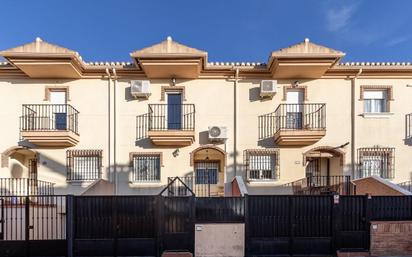 Vista exterior de Casa adosada en venda en Monachil amb Aire condicionat, Calefacció i Traster