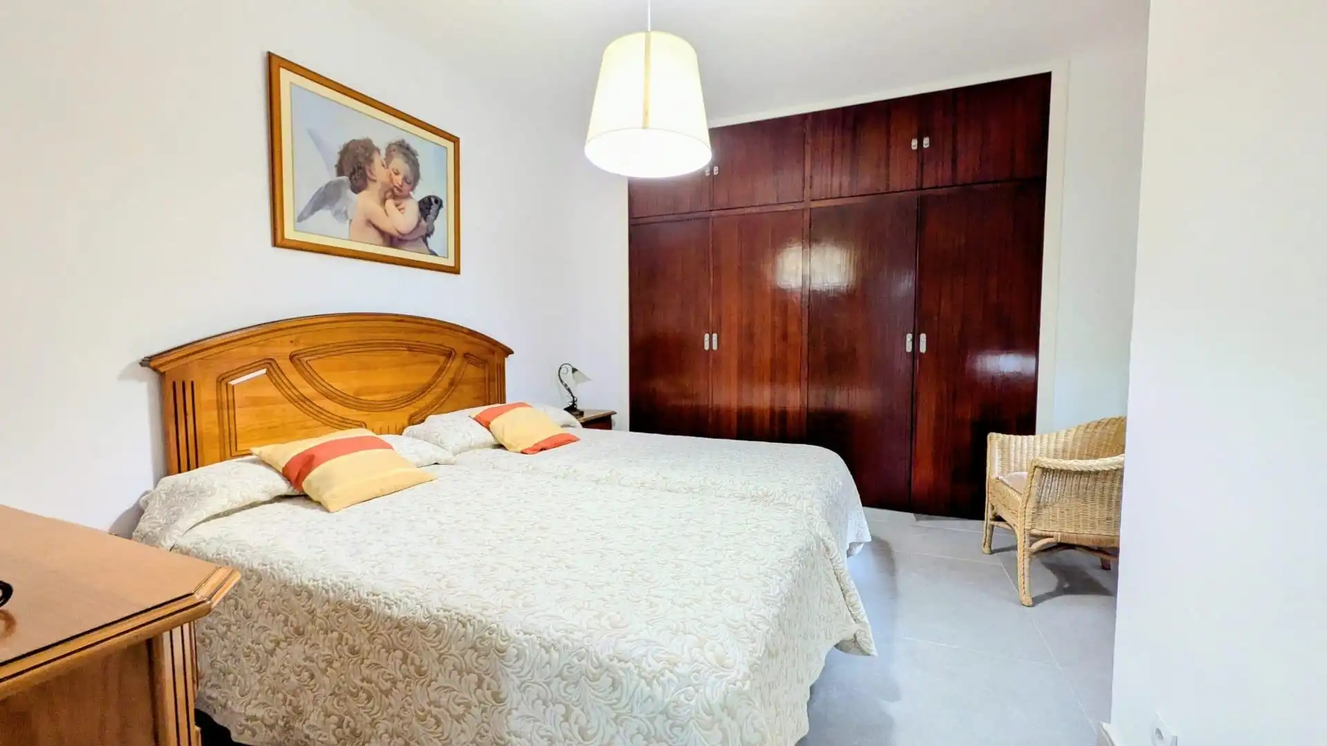 Habitación de Piso de alquiler en Fuengirola con Terraza y Amueblado