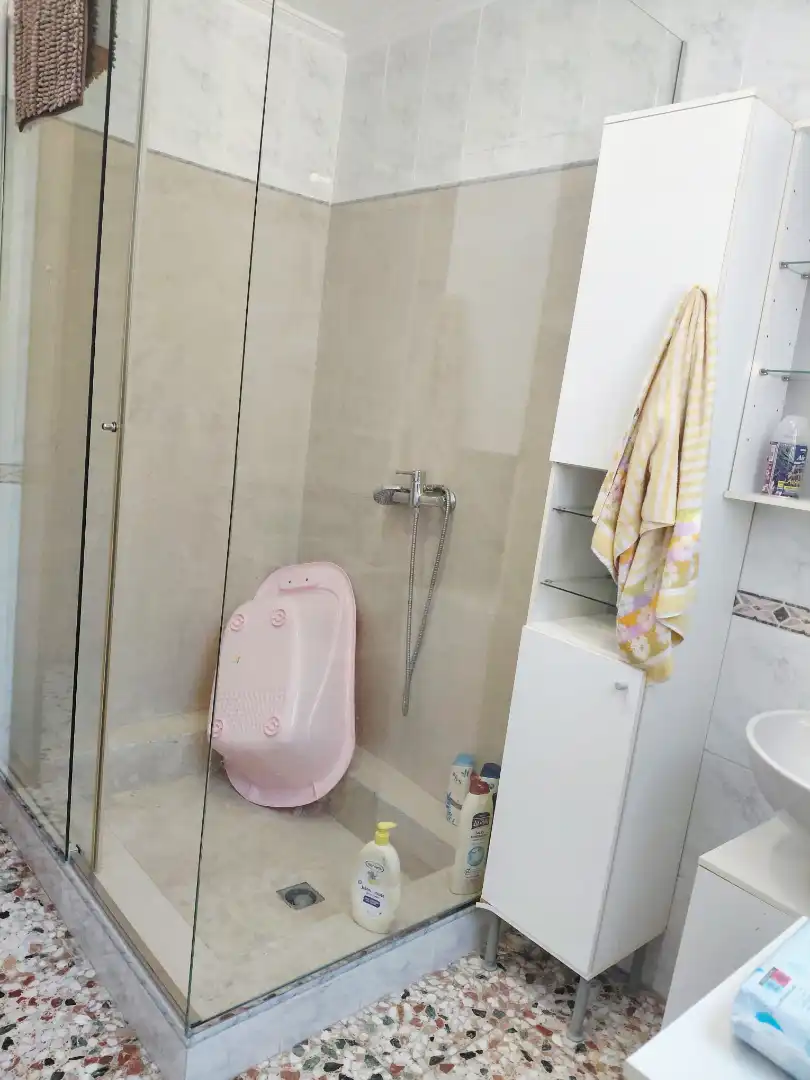 Badezimmer von Haus oder Chalet zur Miete in Calafell mit Privatgarten, Abstellraum und Schwimmbad