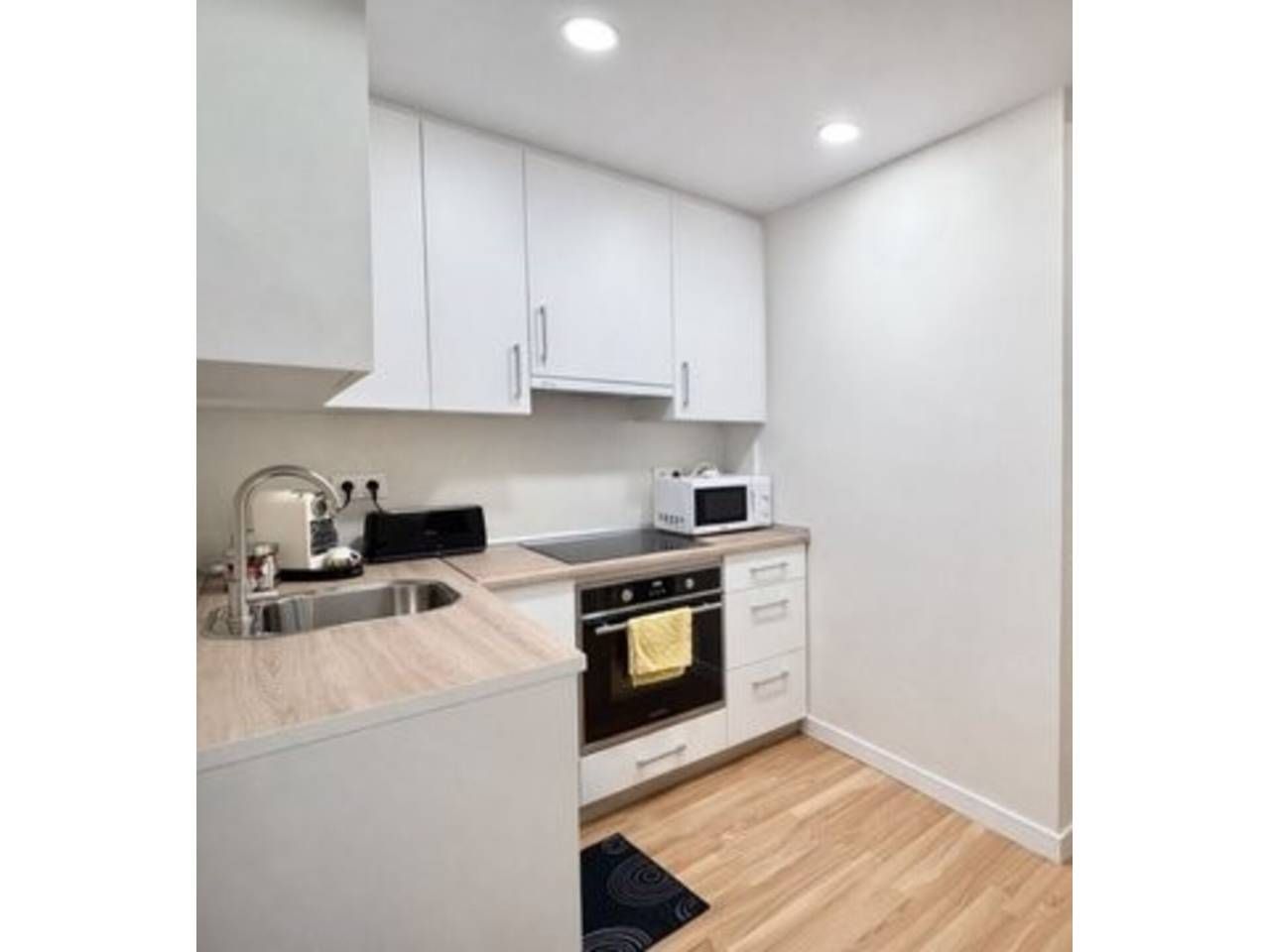 Cuina de Pis de lloguer en  Barcelona Capital amb Aire condicionat, Calefacció i Parquet