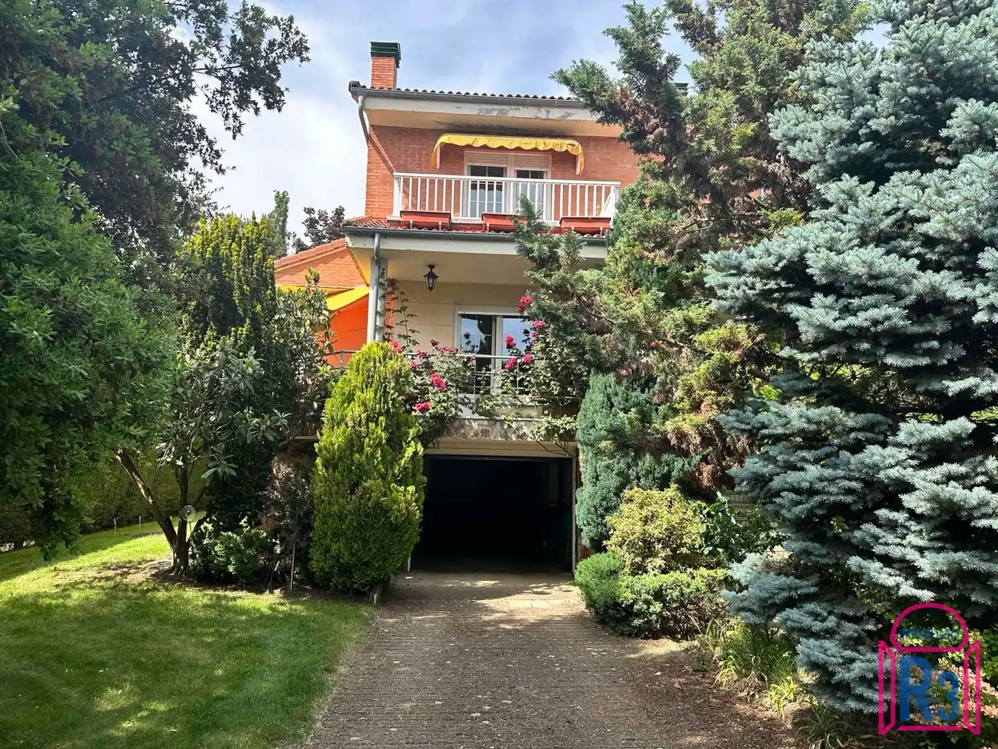 Vista exterior de Casa o xalet en venda en Sariegos amb Calefacció i Moblat