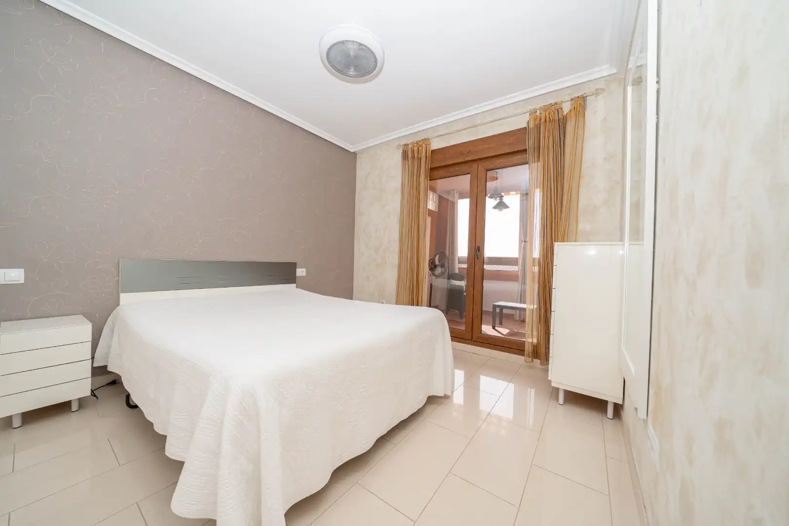 Apartamento con piscina en venta en Orihuela Costa, imagen 16