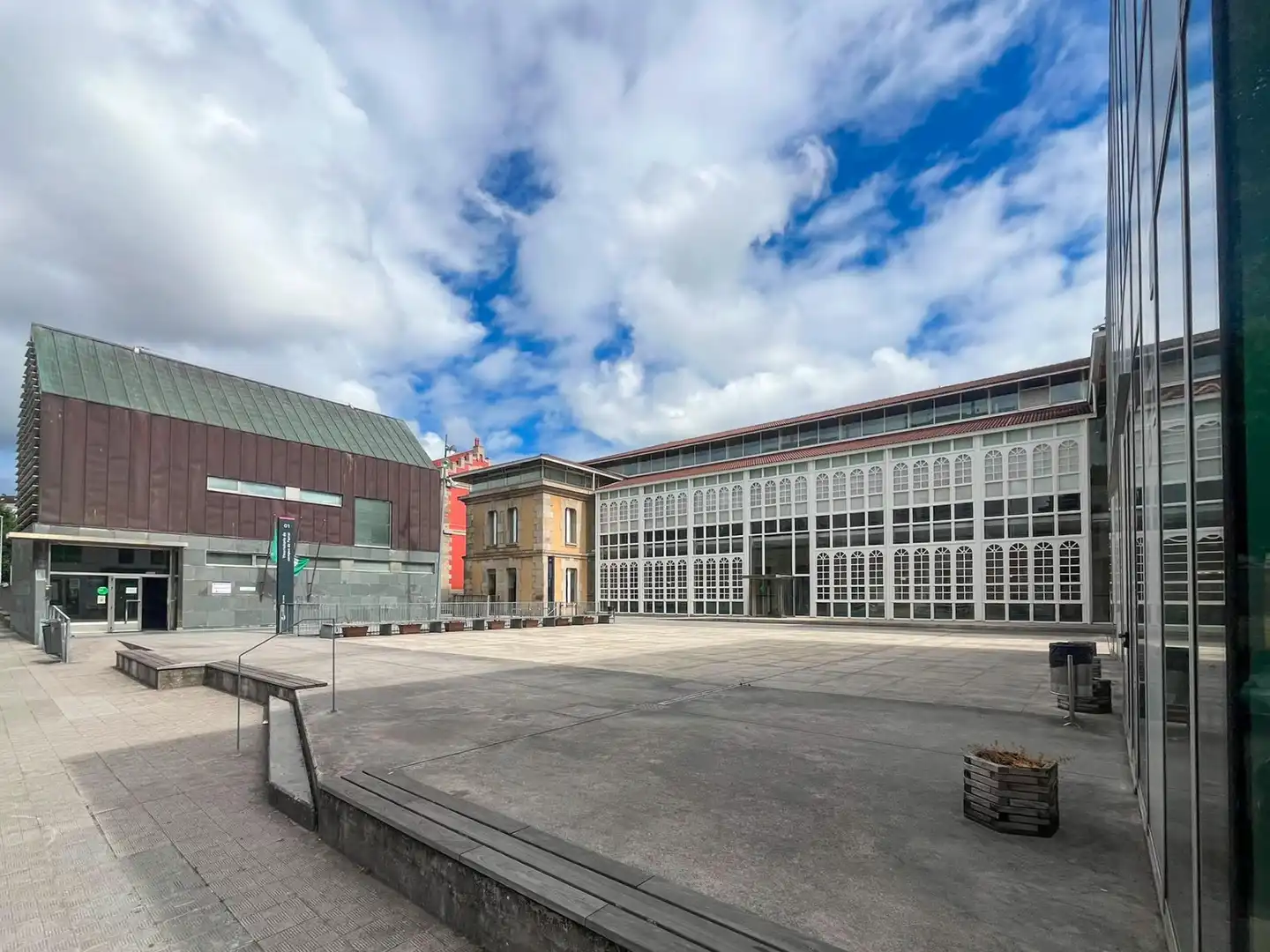 Vista exterior de Local en venda en Ferrol