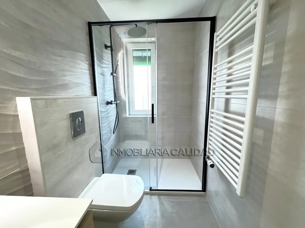 Bathroom of Flat for sale in Burgos  with Heating, Storage room and Furnished