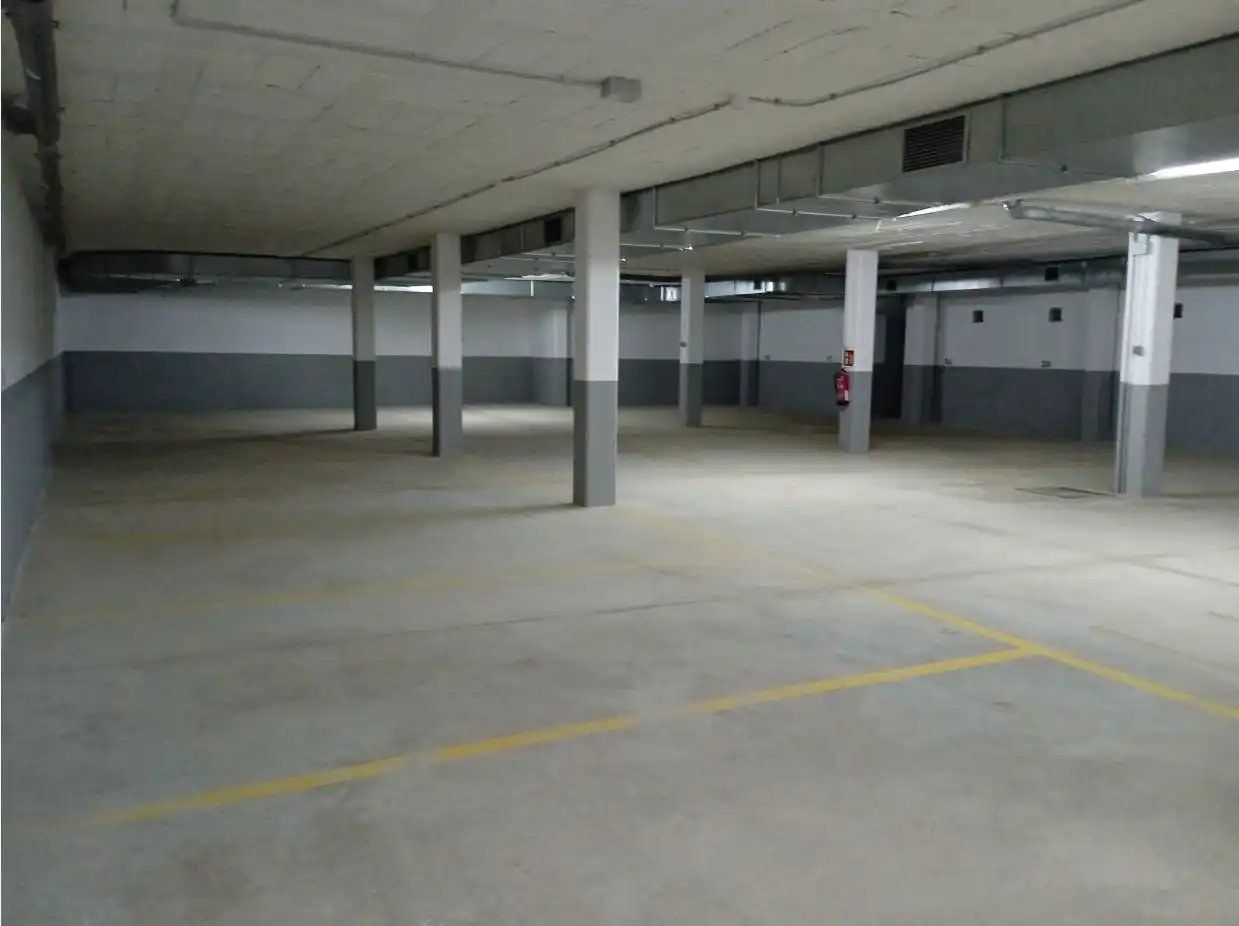 Parking for sale in C/ Betlem, imagen 3