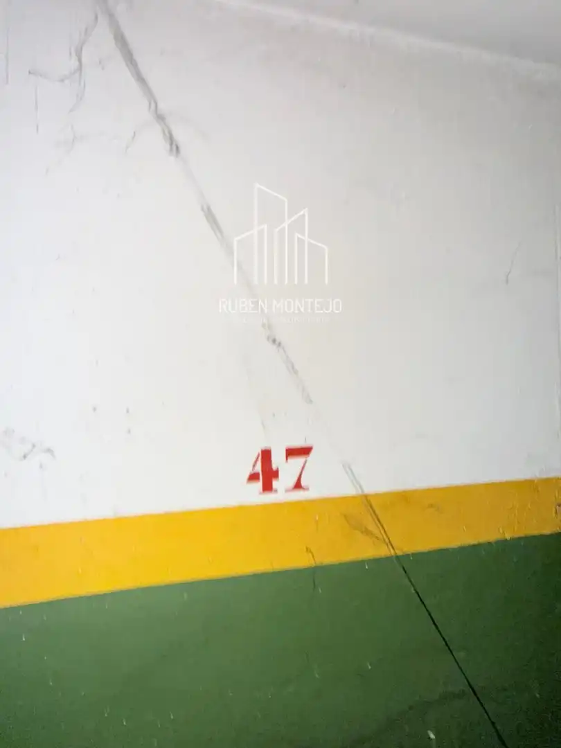 Exterior view of Garage for sale in Salamanca