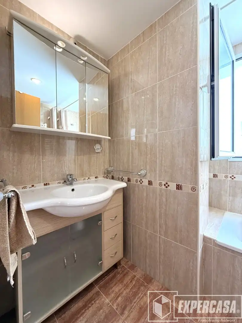 Baño de Dúplex en venta en Riba-roja de Túria con Aire acondicionado, Calefacción y Terraza