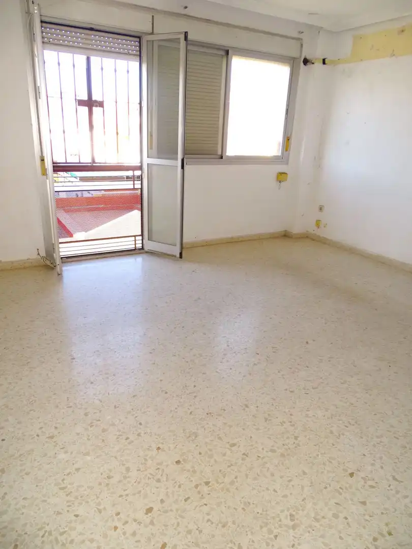 Sala d'estar de Pis en venda en Dos Hermanas amb Aire condicionat, Calefacció i Terrassa