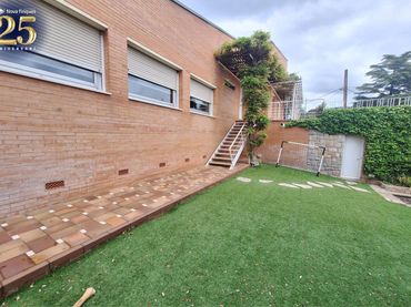 Casa con balcone in vendita a El Racó - Sant Feliu del Racó