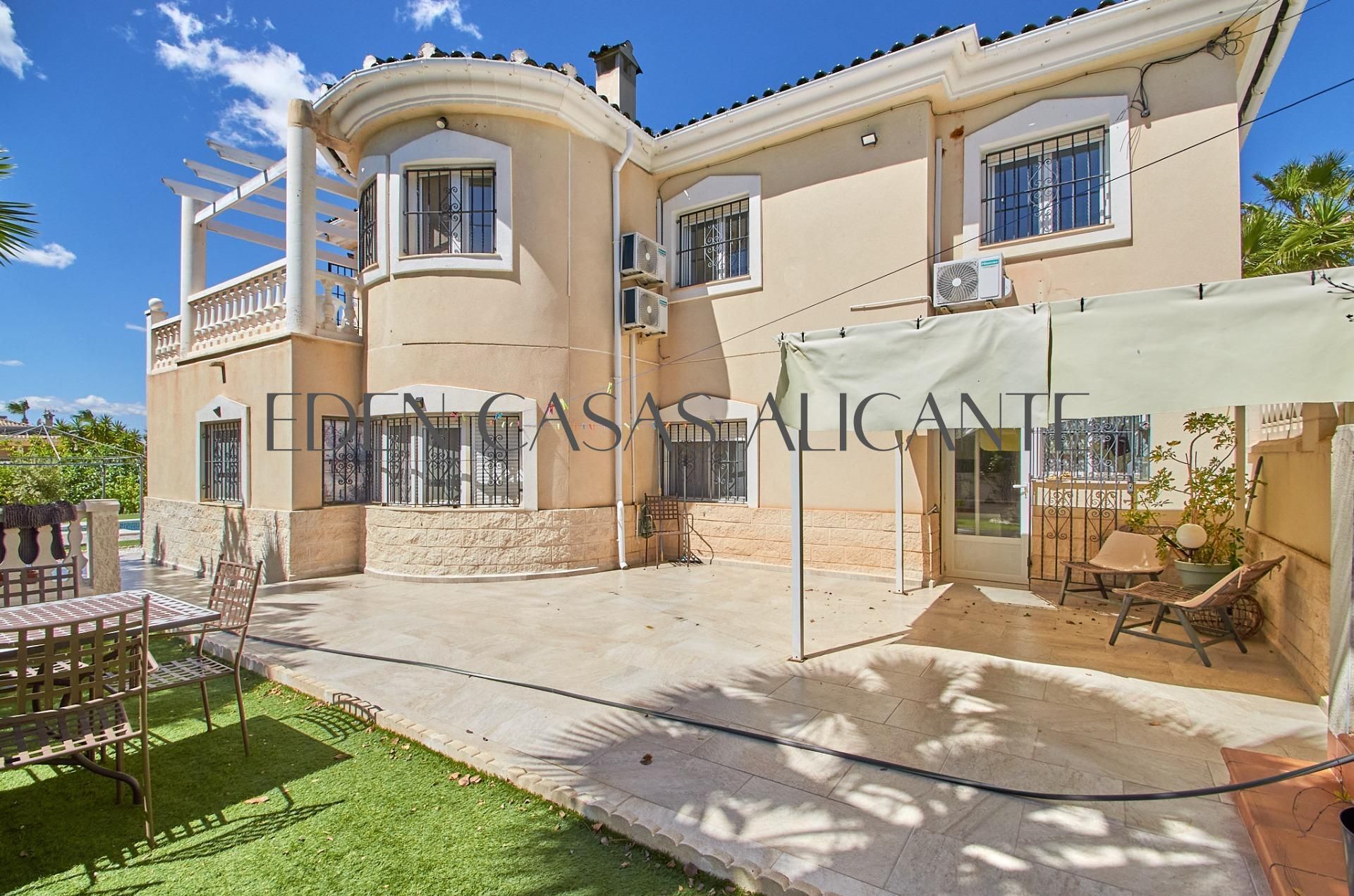Vista exterior de Casa o chalet en venta en Mutxamel con Aire acondicionado, Calefacción y Jardín privado