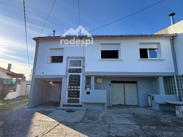 Casa adosada en Venta en Padrenda