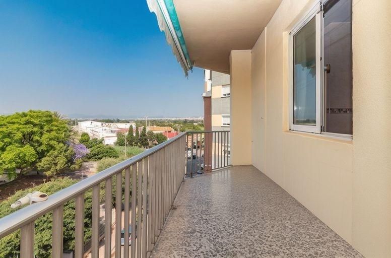 Terrassa de Pis en venda en Castellón de la Plana / Castelló de la Plana amb Parquet, Terrassa i Balcó