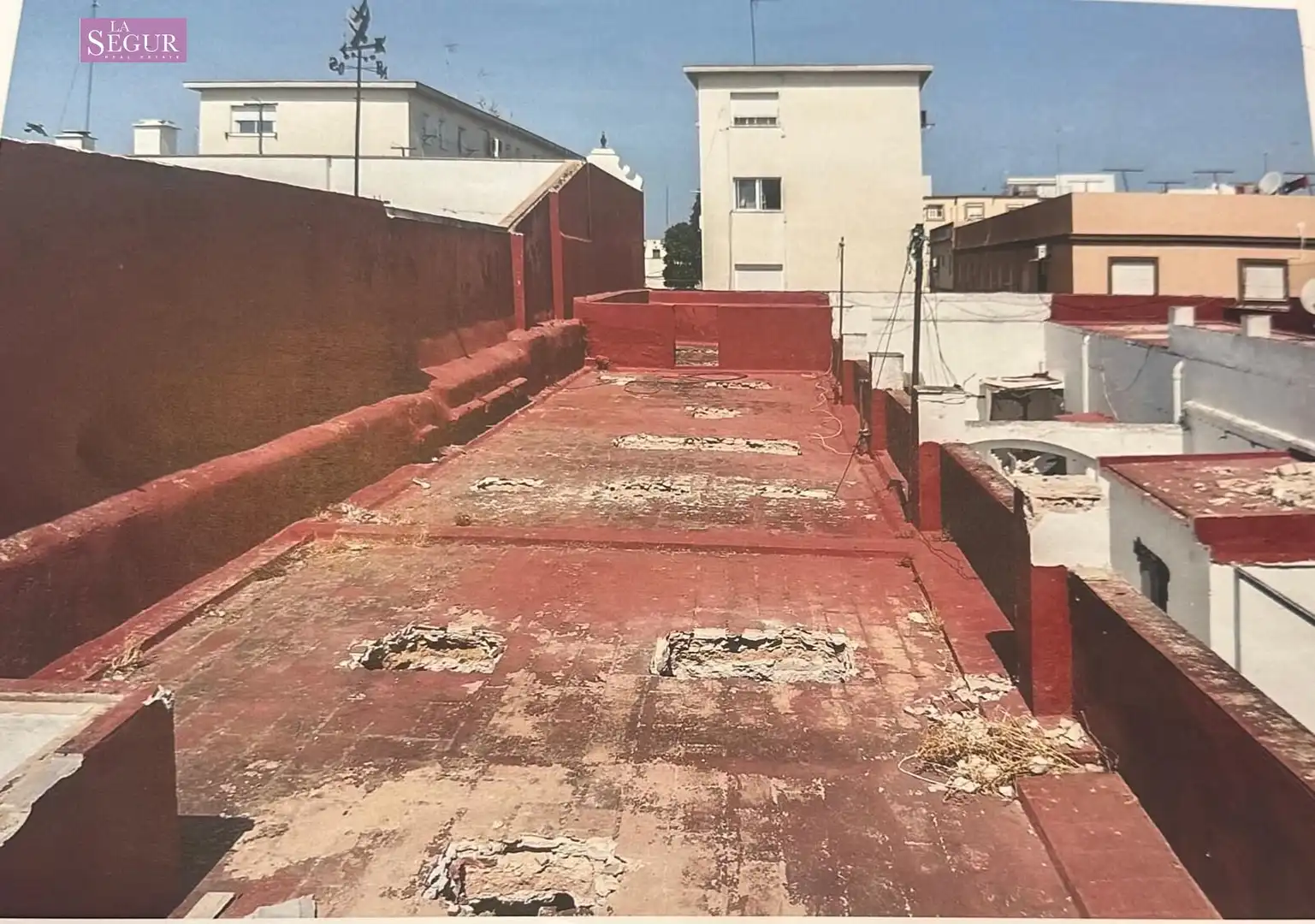 Vista exterior de Edificio en venta en Puerto Real