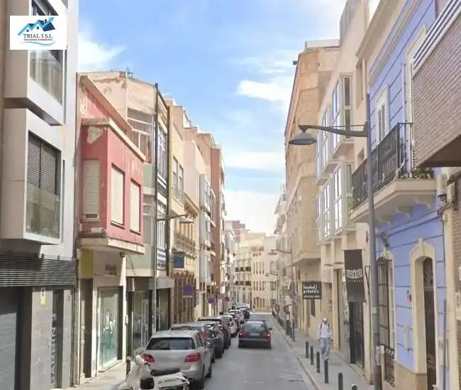 Flat with lift for sale in Calle de González Garbín