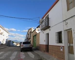 Vista exterior de Casa adosada en venda en Higuera de Calatrava amb Aire condicionat