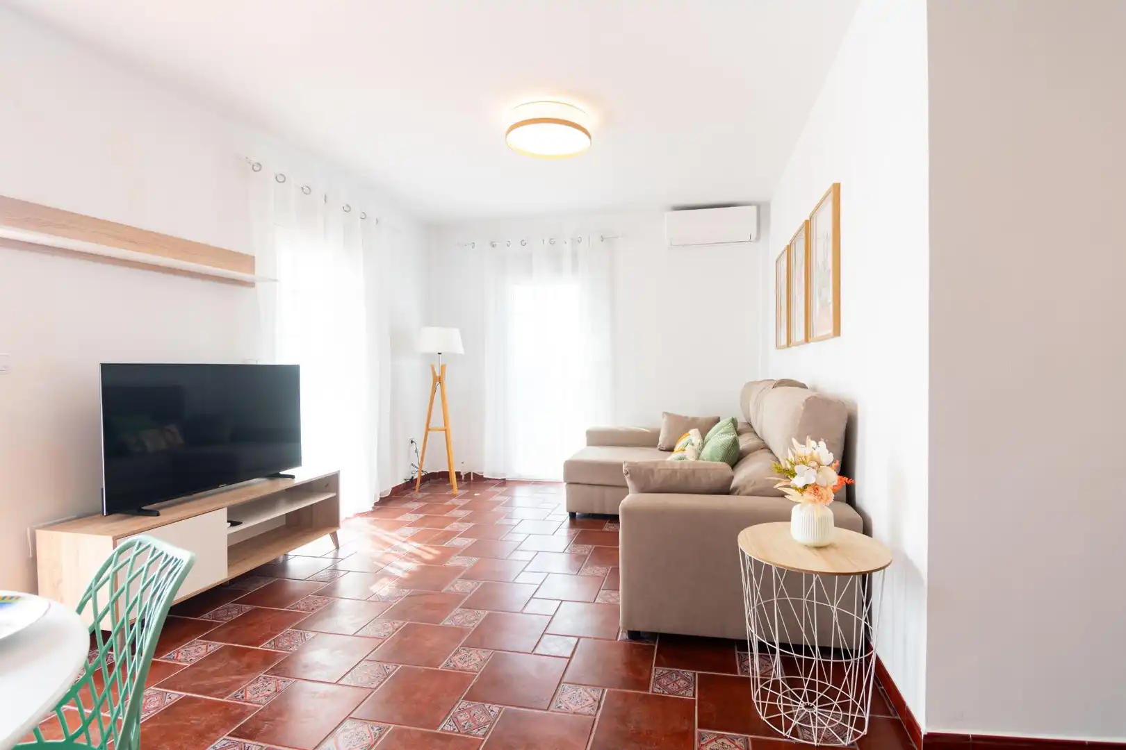 Sala d'estar de Casa o xalet en venda en Águilas amb Aire condicionat, Jardí privat i Terrassa