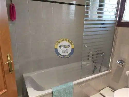 Bathroom of Houses for sale in Santovenia de la Valdoncina  with Heating, Terrace and Furnished