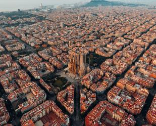 Vista exterior de Edifici en venda en  Barcelona Capital