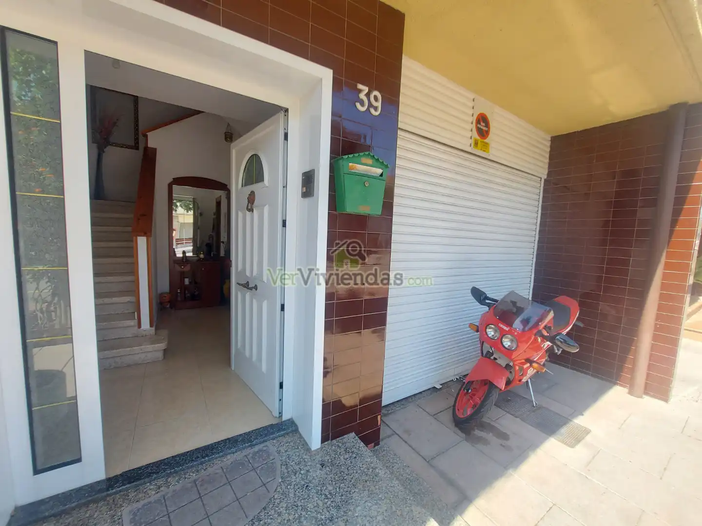 Casa adosada en venda a Carrer Josep Pla, 8, Abrera