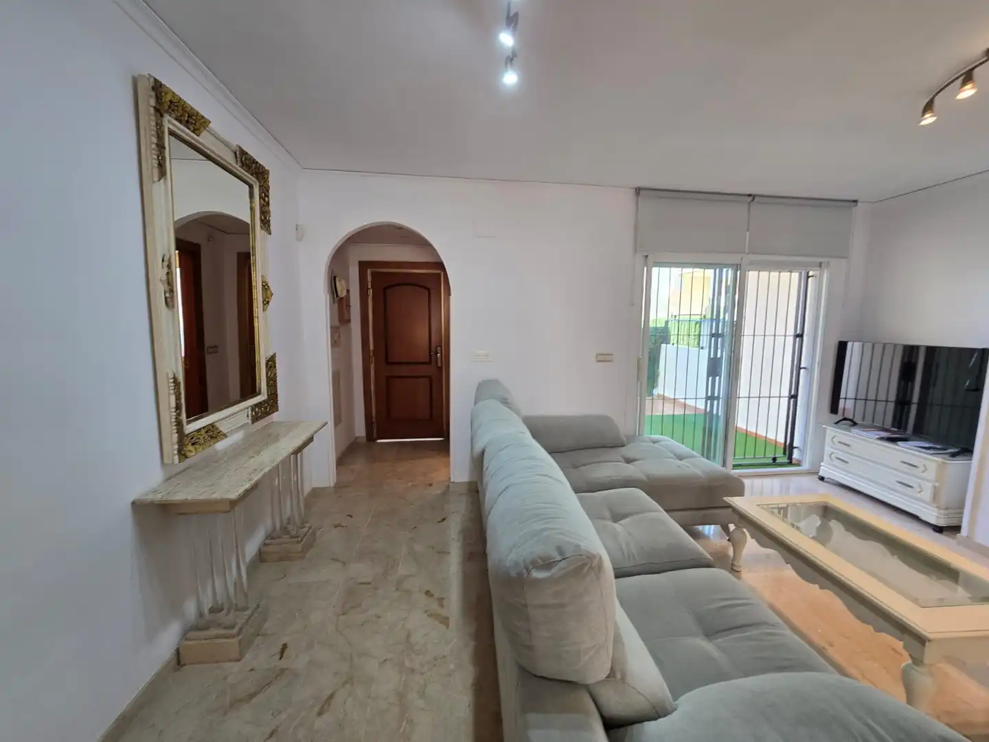 Sala de estar de Casa adosada en venta en Marbella con Amueblado