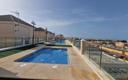 Piscina de Pis en venda en Roquetas de Mar amb Aire condicionat, Moblat i Piscina comunitària