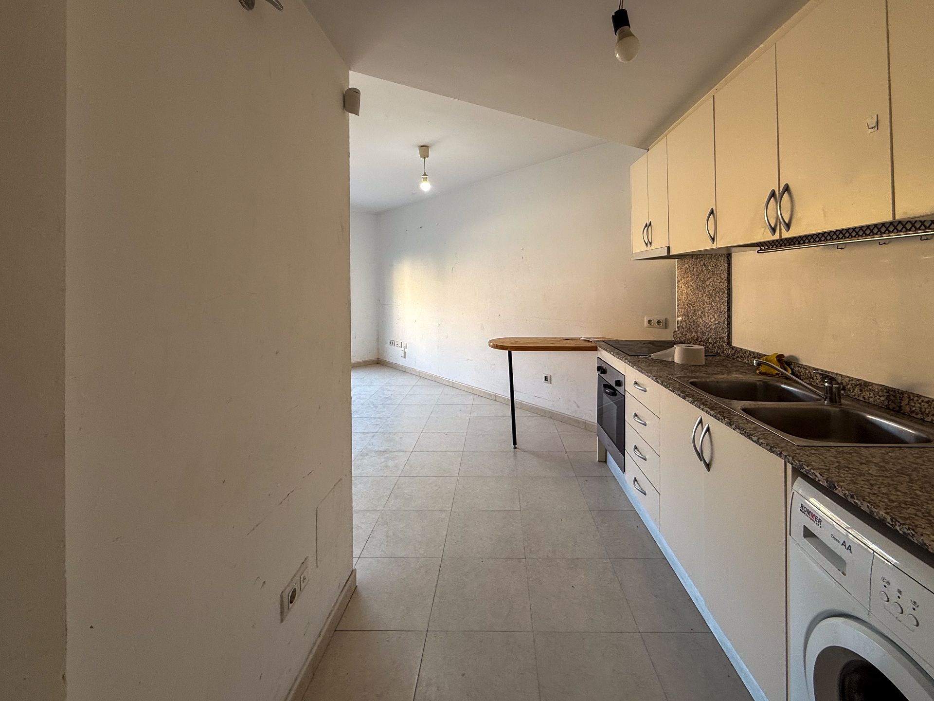 Cuina de Pis en venda en Olot amb Aire condicionat, Calefacció i Forn