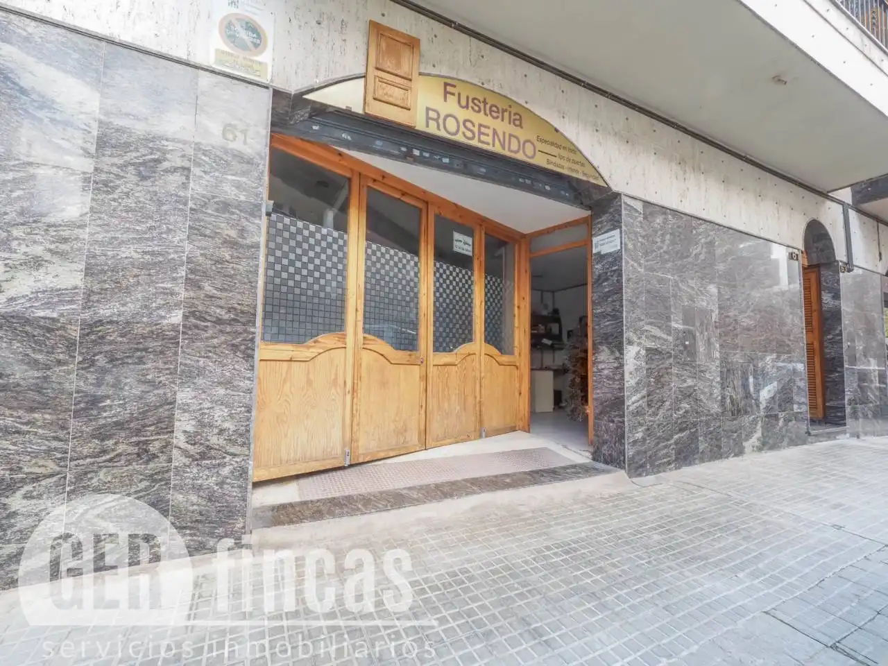 Business premises for sale in Calle Balmes