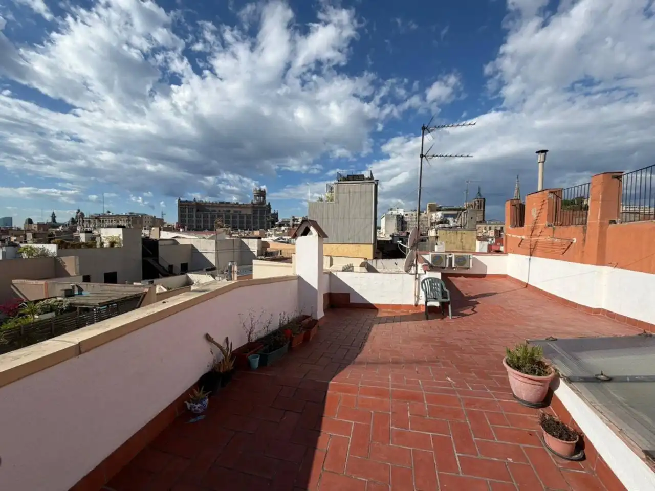 Außenansicht von Wohnung zum Verkauf in Barcelona mit Klimaanlage, Parkett und Möbliert