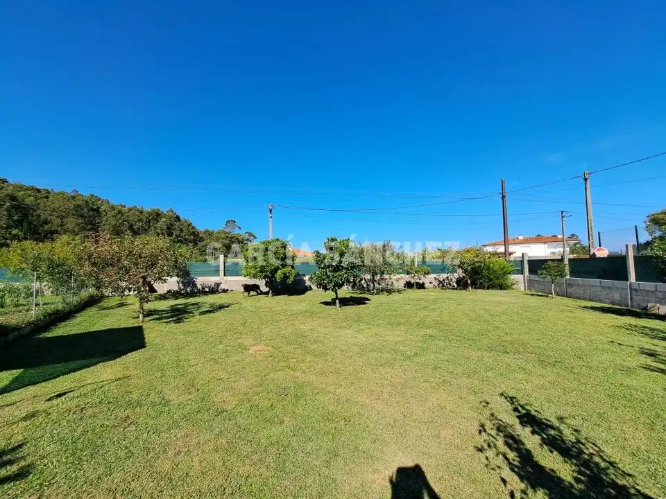 Land for sale in Boiro