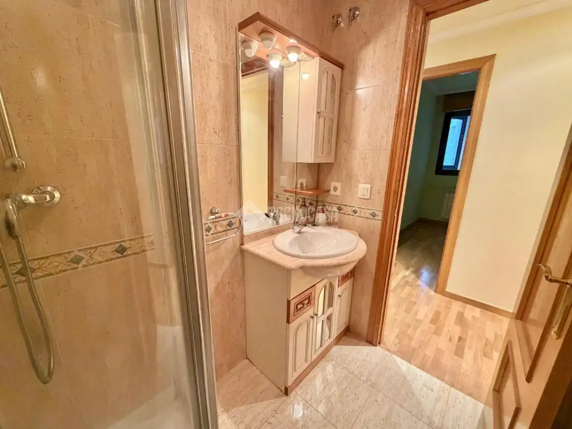 Baño de Piso en venta en Palencia con Calefacción, Parquet y Terraza