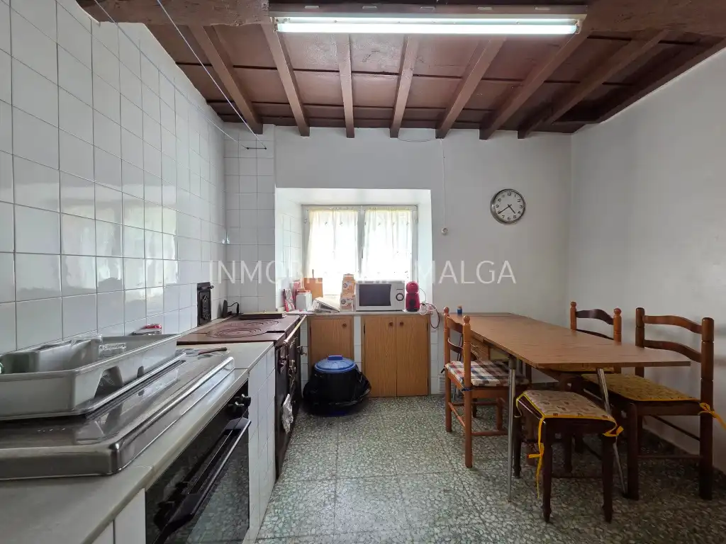Cuina de Casa o xalet en venda en Colunga amb Parquet, Traster i Moblat