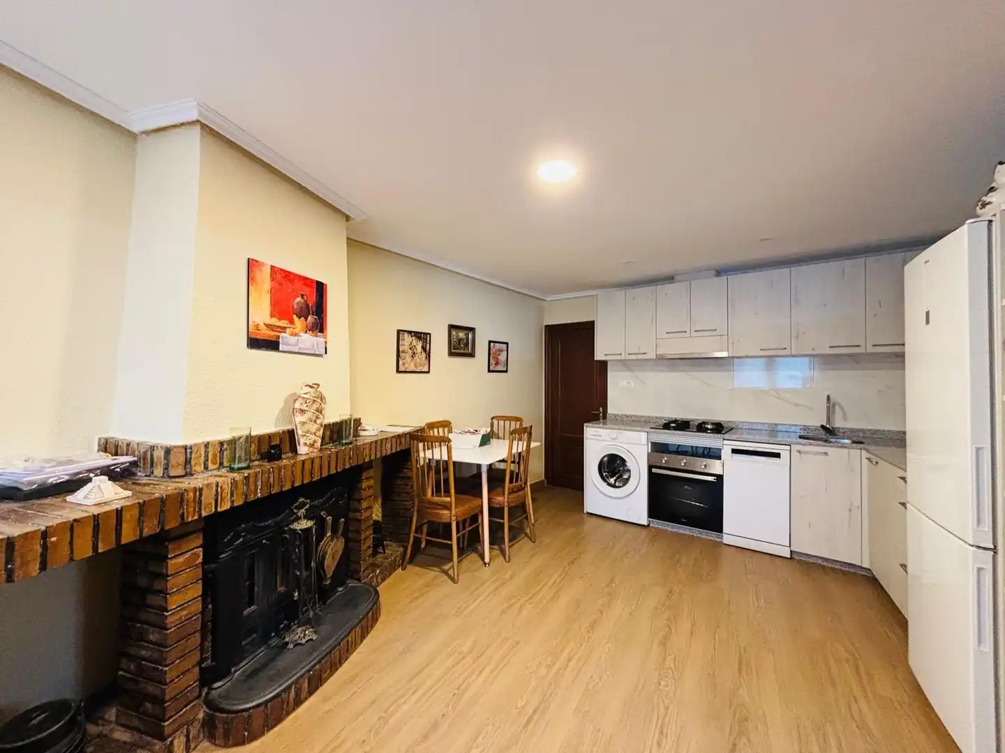 Cocina de Apartamento de alquiler en Castropodame con Calefacción y Amueblado