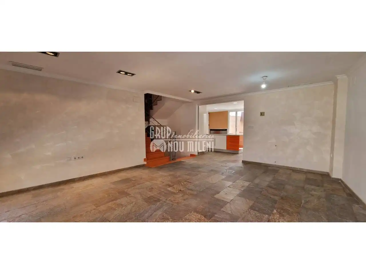 Houses for sale in Catarroja  with Air Conditioner, Heating and Terrace