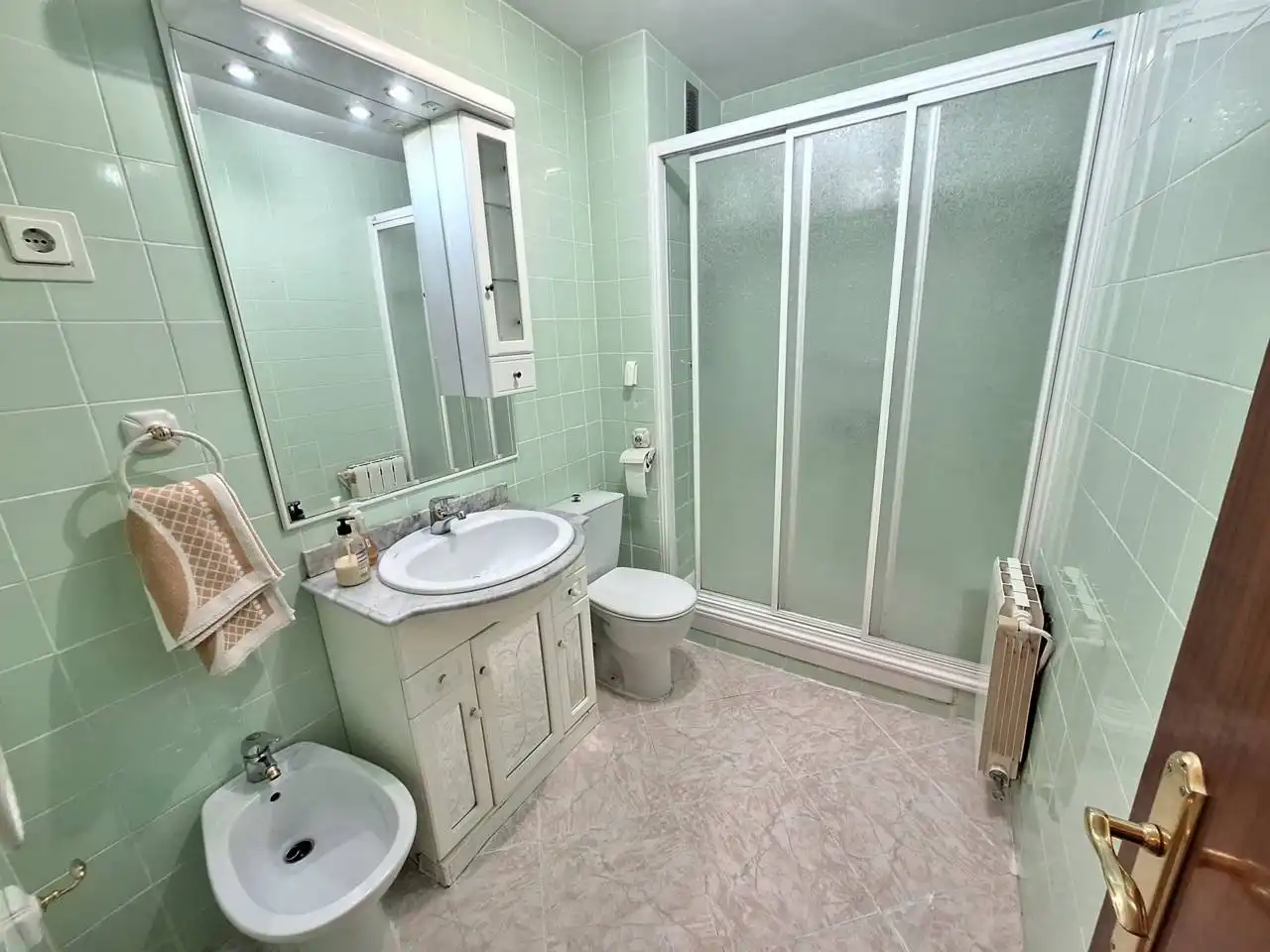 Badezimmer von Wohnung zum Verkauf in Fuenlabrada mit Heizung