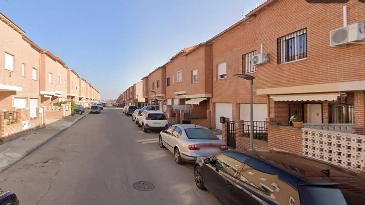 Casa adosada en venda a Calle Granada, Chozas de Canales