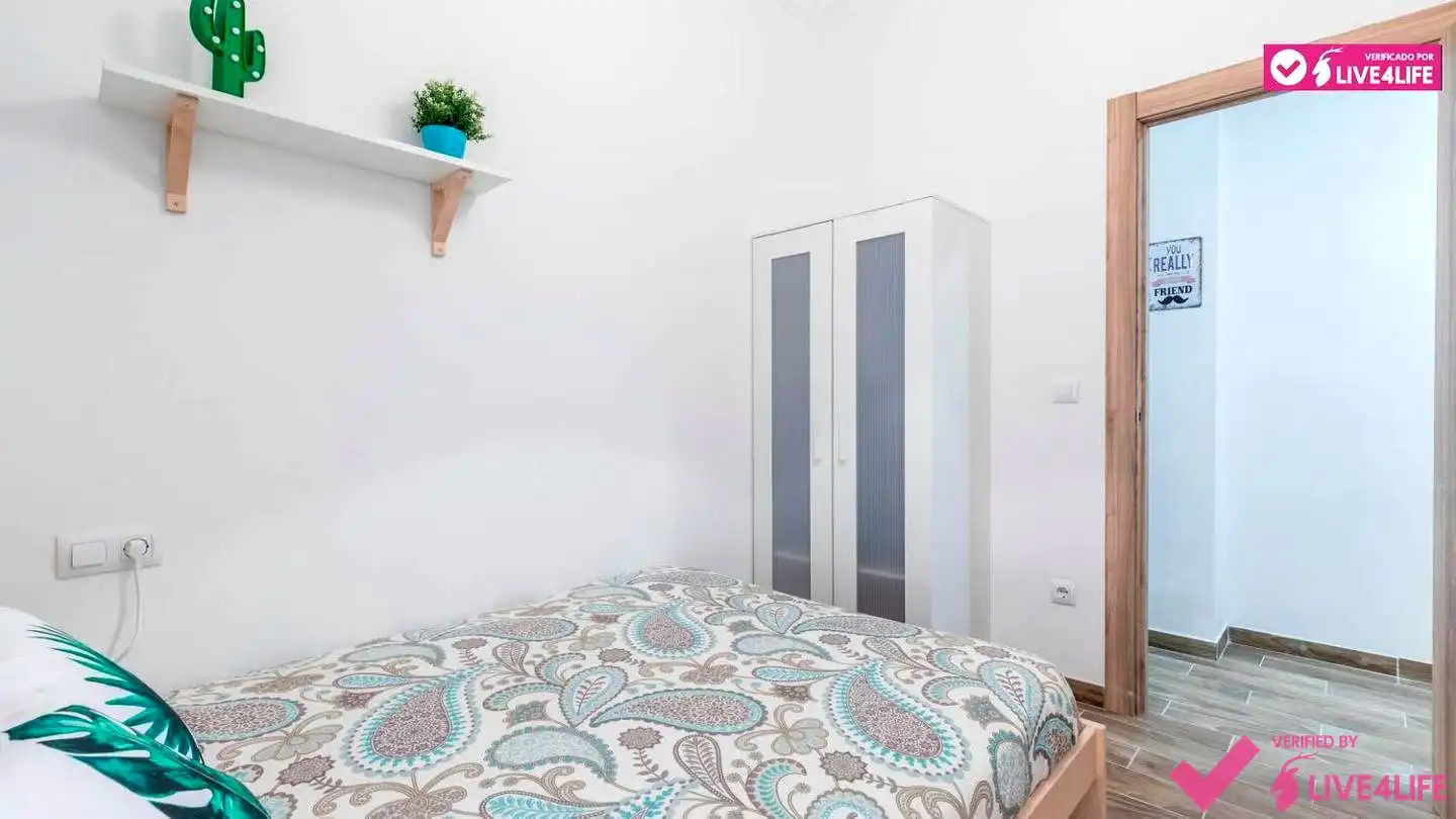 Bedroom of Apartments for rent in Valencia  with Air Conditioner, Parquet flooring and Furnished