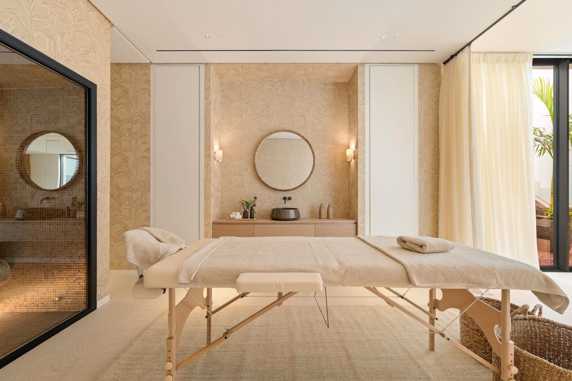 Bedroom of House or chalet for sale in Marbella  with Air Conditioner, Heating and Private garden