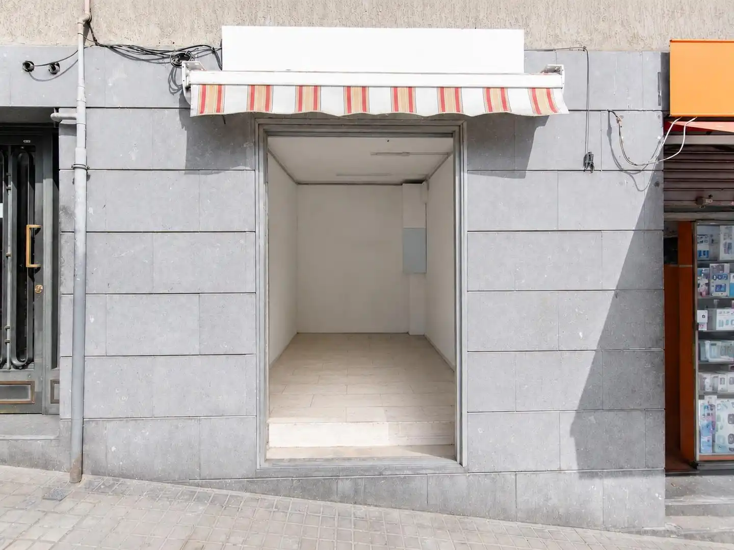 Business premises for sale in Carrer del Llobregós, imagen 3