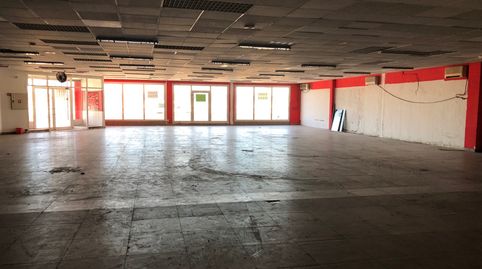 Foto 2 von Fabrikhallen zur Miete in Avinguda D'els Arcs, Polígono del Aeropuerto, Manises