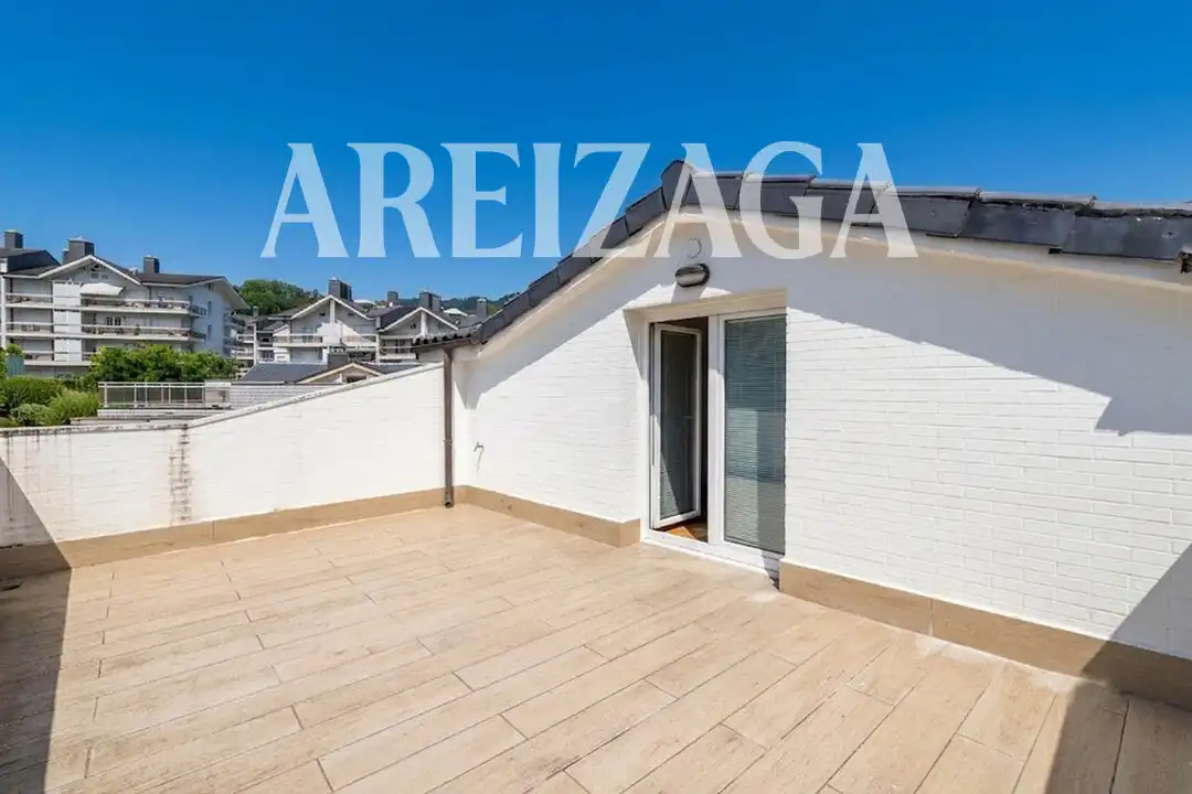Terrassa de Casa o xalet en venda en Donostia - San Sebastián  amb Calefacció, Jardí privat i Terrassa